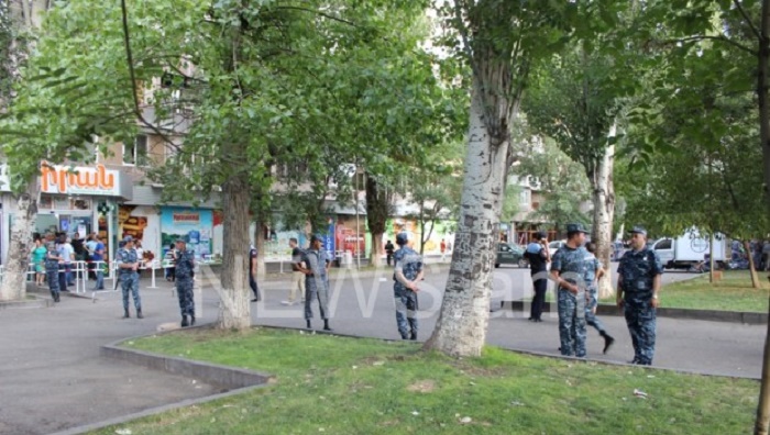 Additional troops brought to district where Yerevan police station is seized - PHOTOS